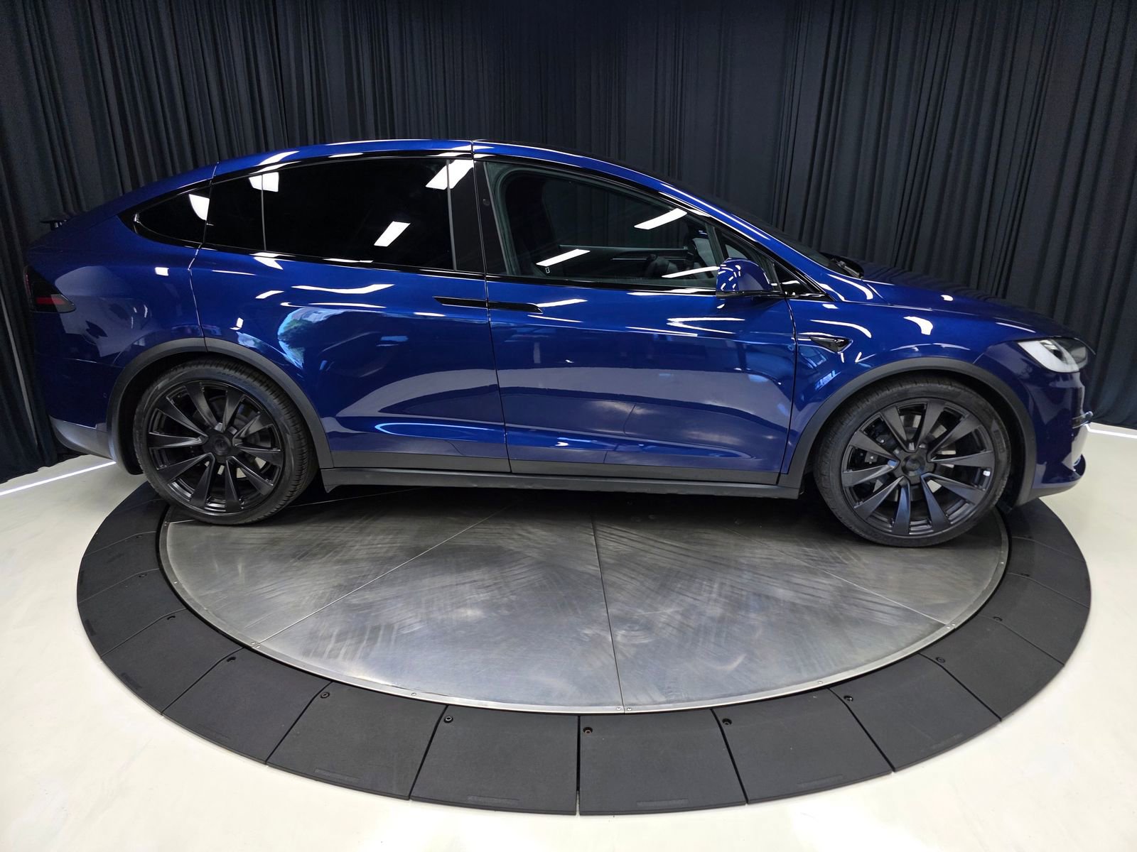 Used 2022 Tesla Model X AWD/4WD image 13