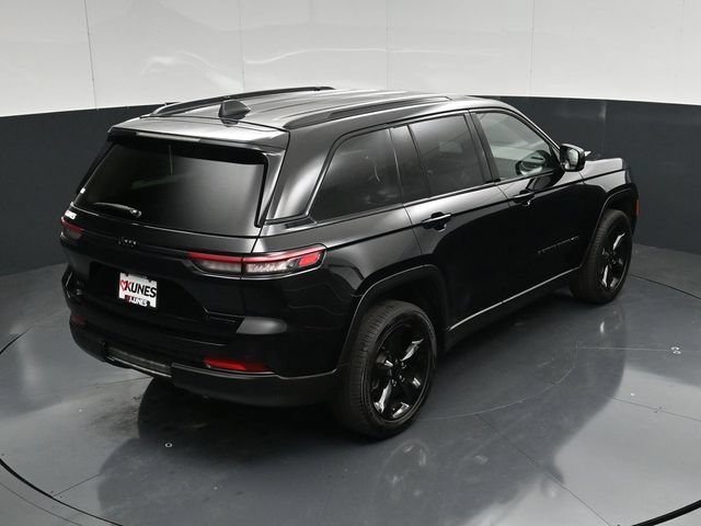 Used 2023 Jeep Grand Cherokee Limited w/ Black Appearance Package AWD/4WD image 50