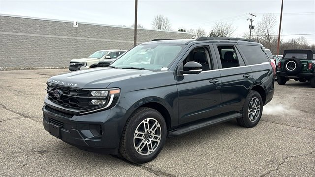 New 2025 Ford Expedition Active image 3