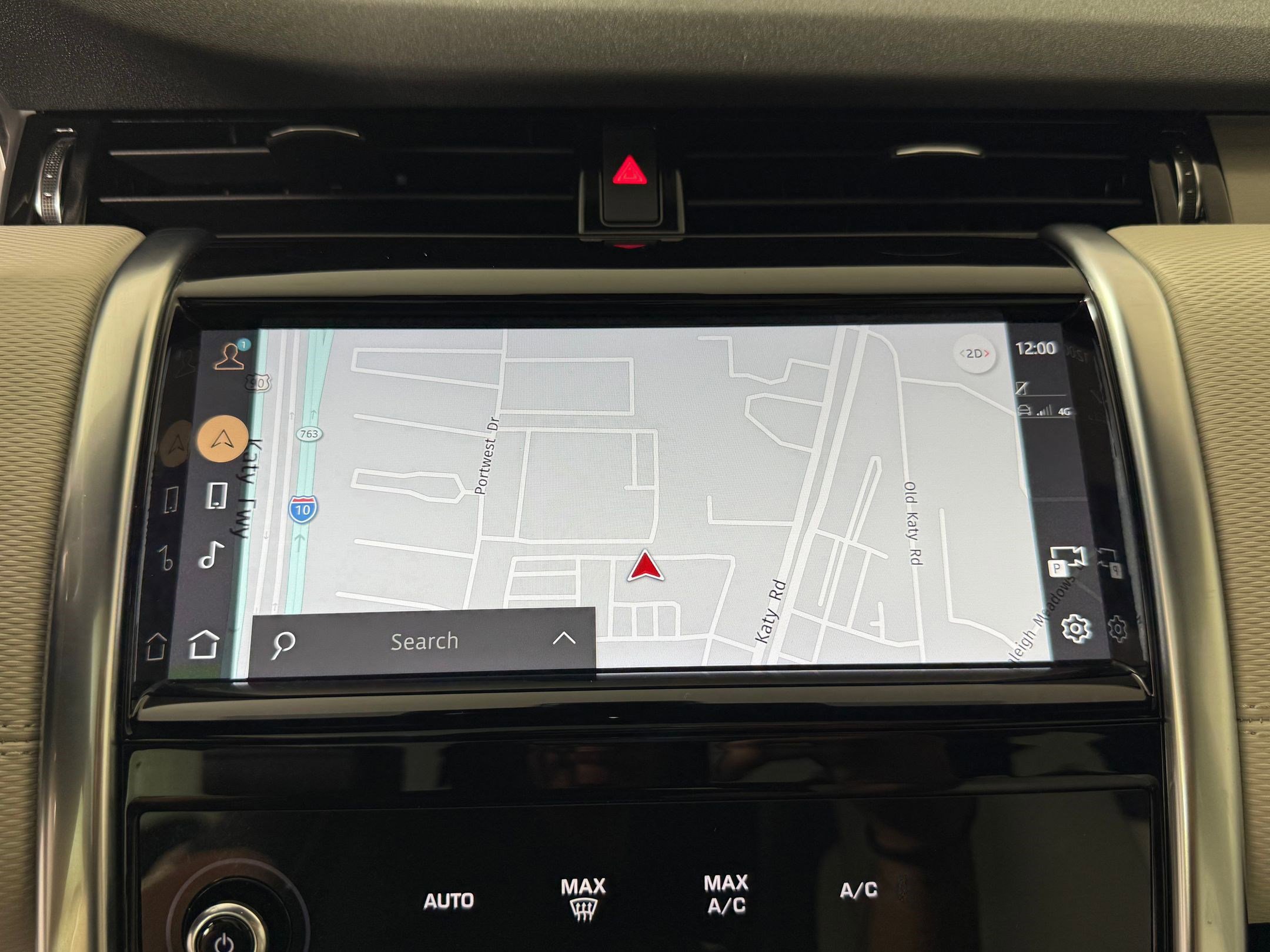 Used 2023 Land Rover Discovery Sport SE R-Dynamic image 26