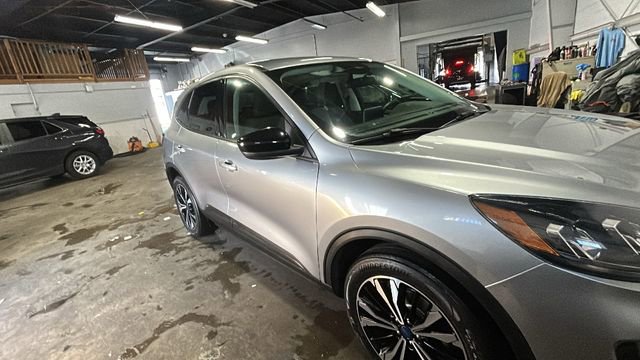 Used 2022 Ford Escape SE w/ SE Sport Appearance Package image 7