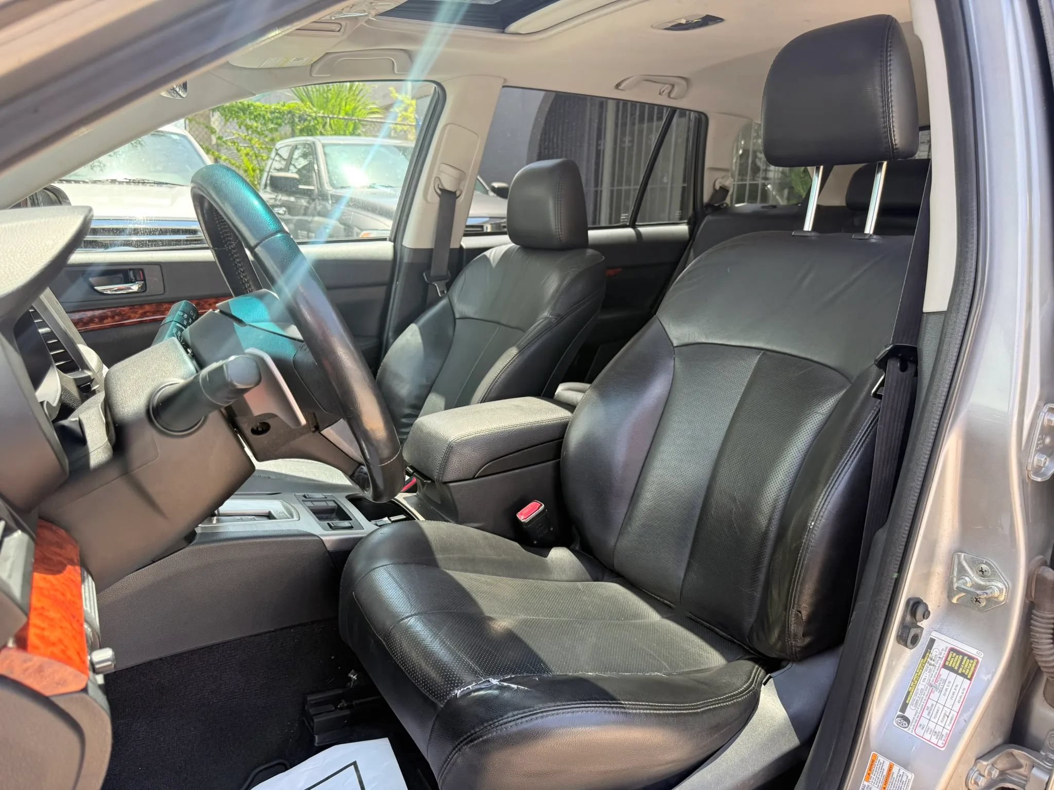 Used 2011 Subaru Outback 2.5i Limited AWD/4WD image 13