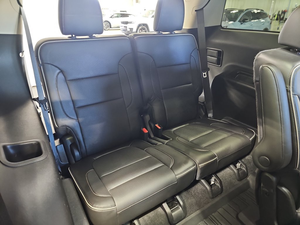 Used 2020 GMC Acadia Denali w/ LPO, Floor Liner Package AWD/4WD image 12
