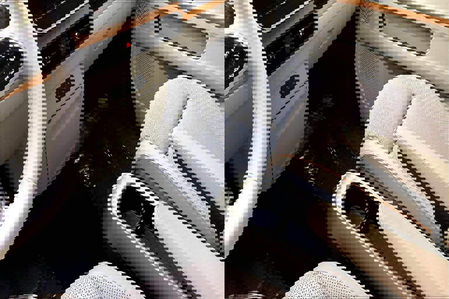 Used 2025 Volkswagen ID. Buzz 1st Edition image 16