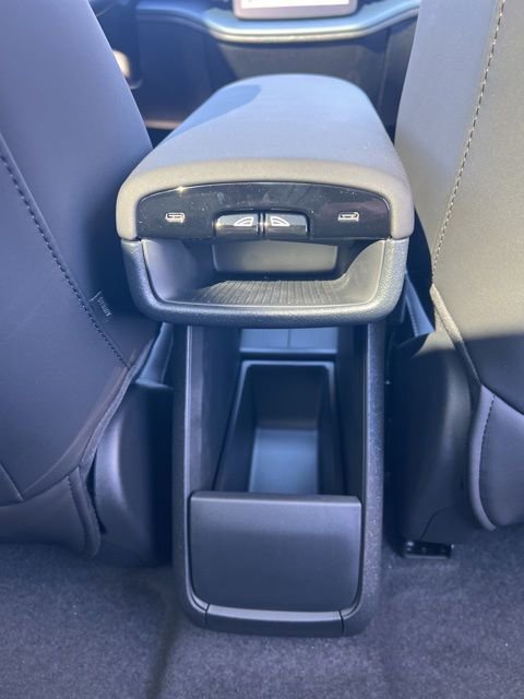 New 2026 Volvo EX30 Plus w/ Protection Package image 31
