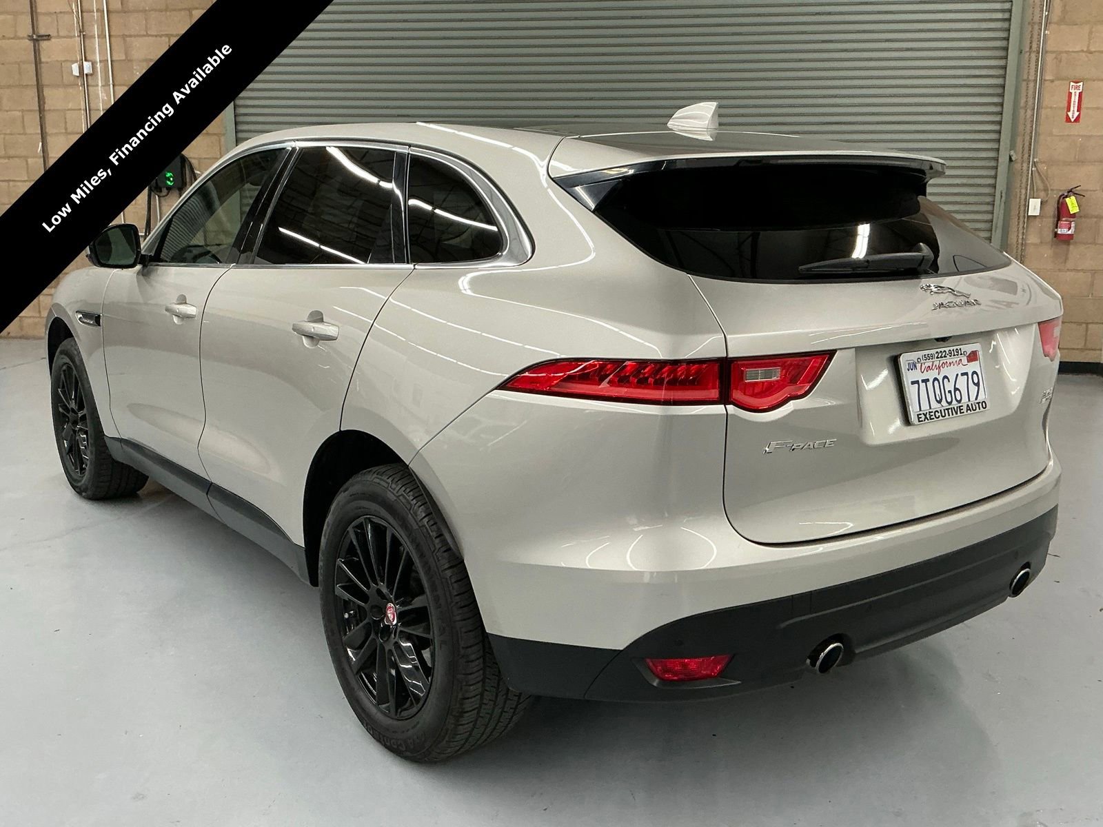 Used 2017 Jaguar F-PACE Prestige image 7