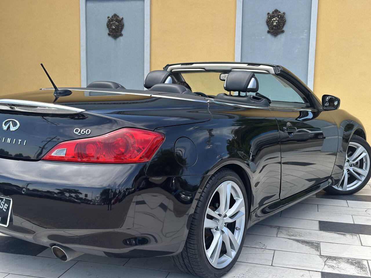 Used 2014 INFINITI Q60 Convertible w/ Premium Package image 15