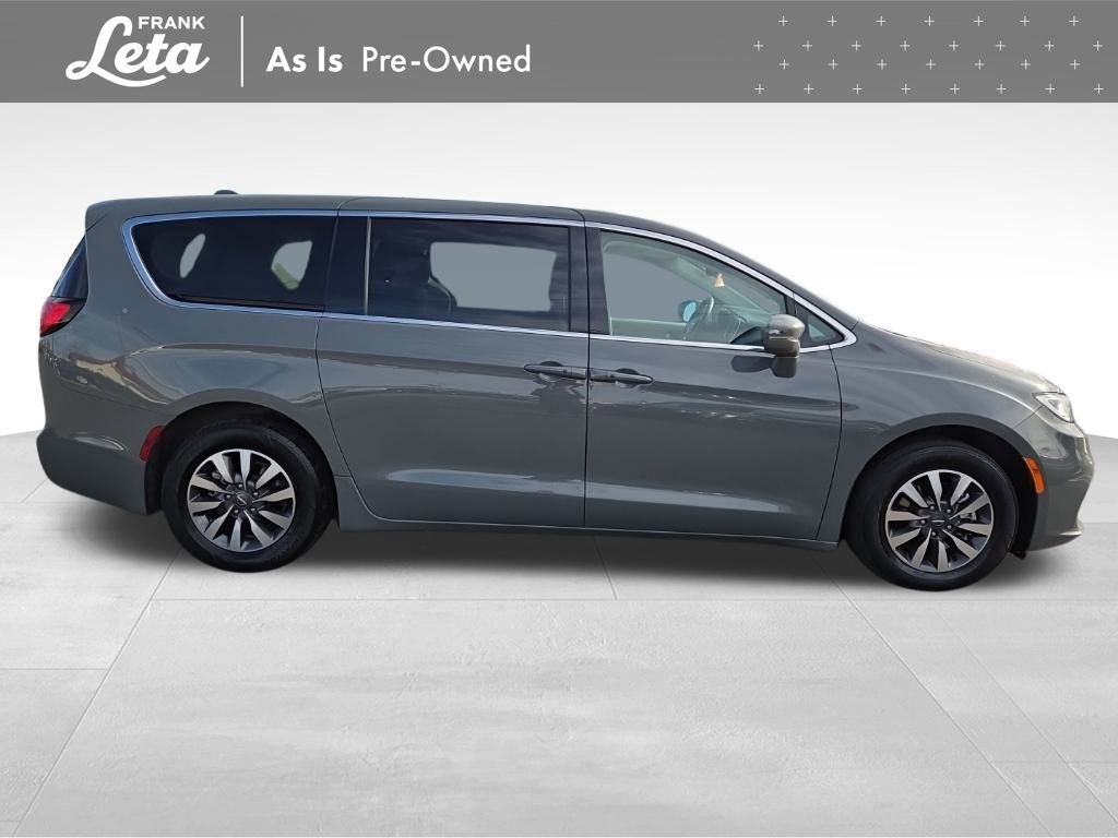 Used 2022 Chrysler Pacifica Touring-L image 12