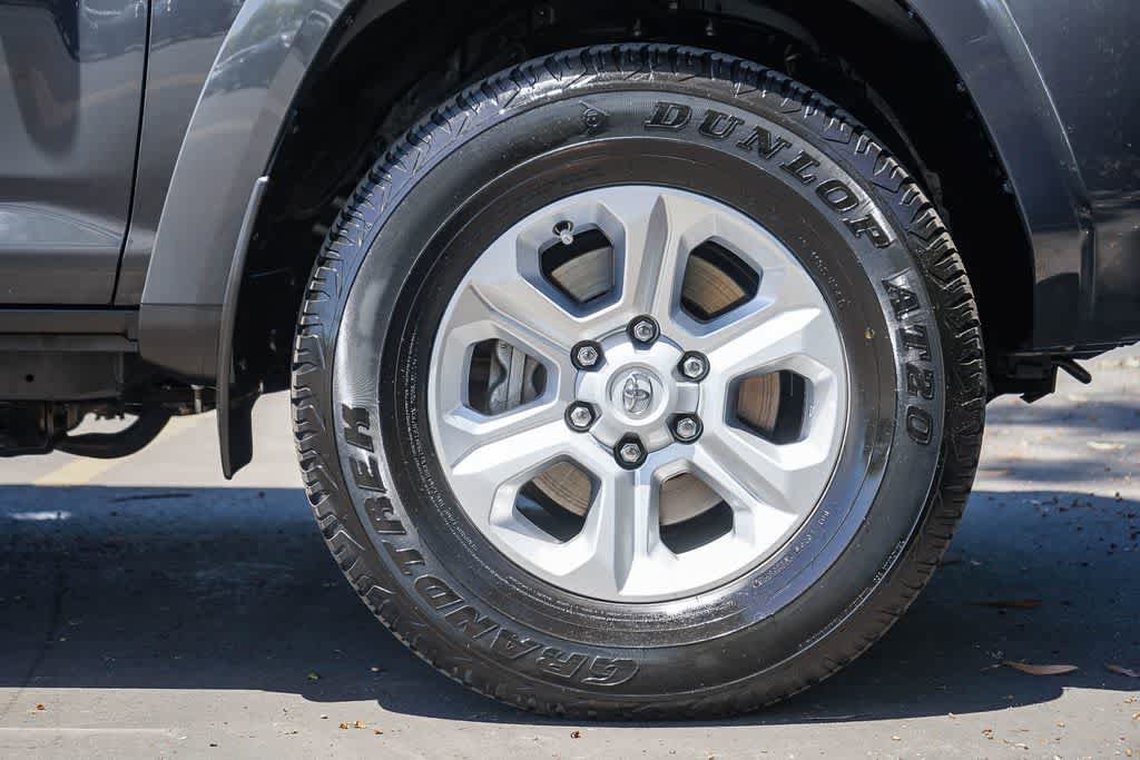Used 2024 Toyota 4Runner SR5 Premium w/ Moonroof Package AWD/4WD image 9
