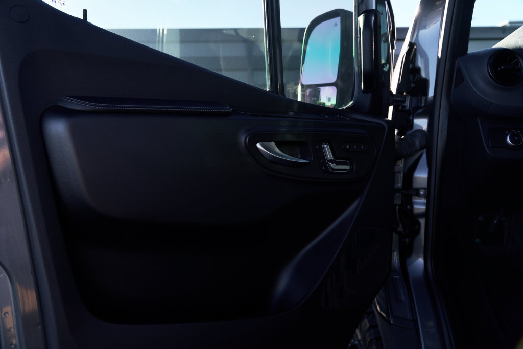 Used 2021 Mercedes-Benz Sprinter 2500 image 34