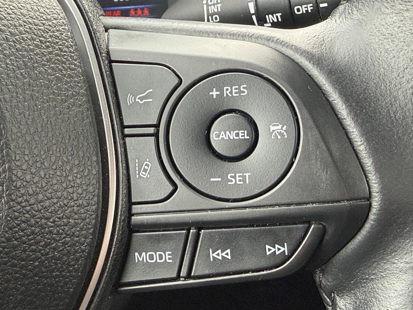 Certified 2022 Toyota Corolla Cross LE w/ Moonroof Package image 23