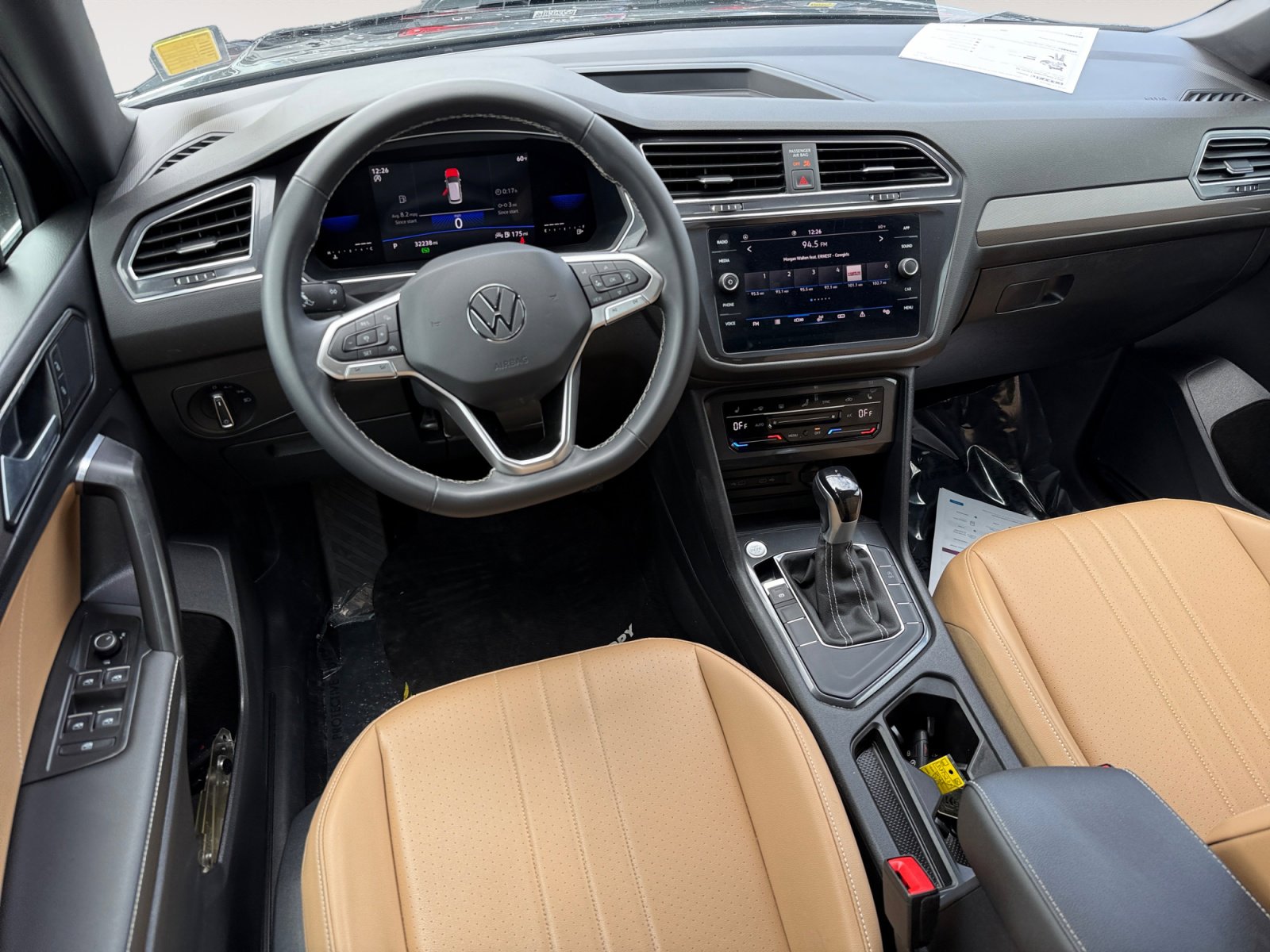 Certified 2023 Volkswagen Tiguan SE w/ Panoramic Sunroof Package image 15