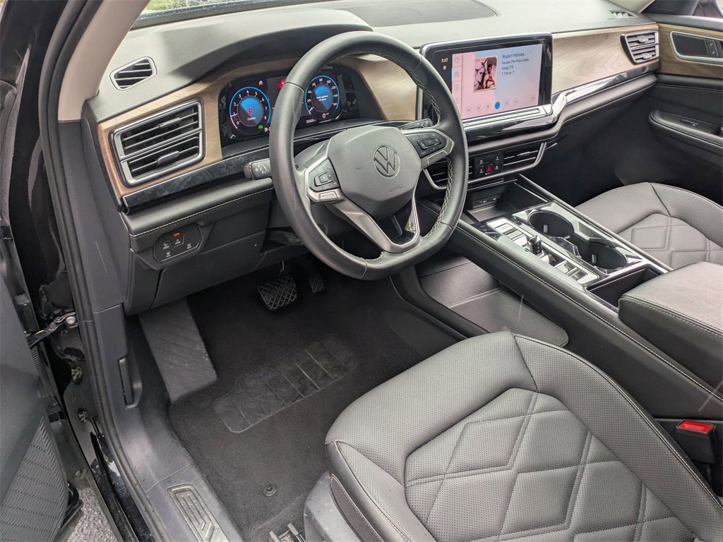 Used 2024 Volkswagen Atlas SE image 11