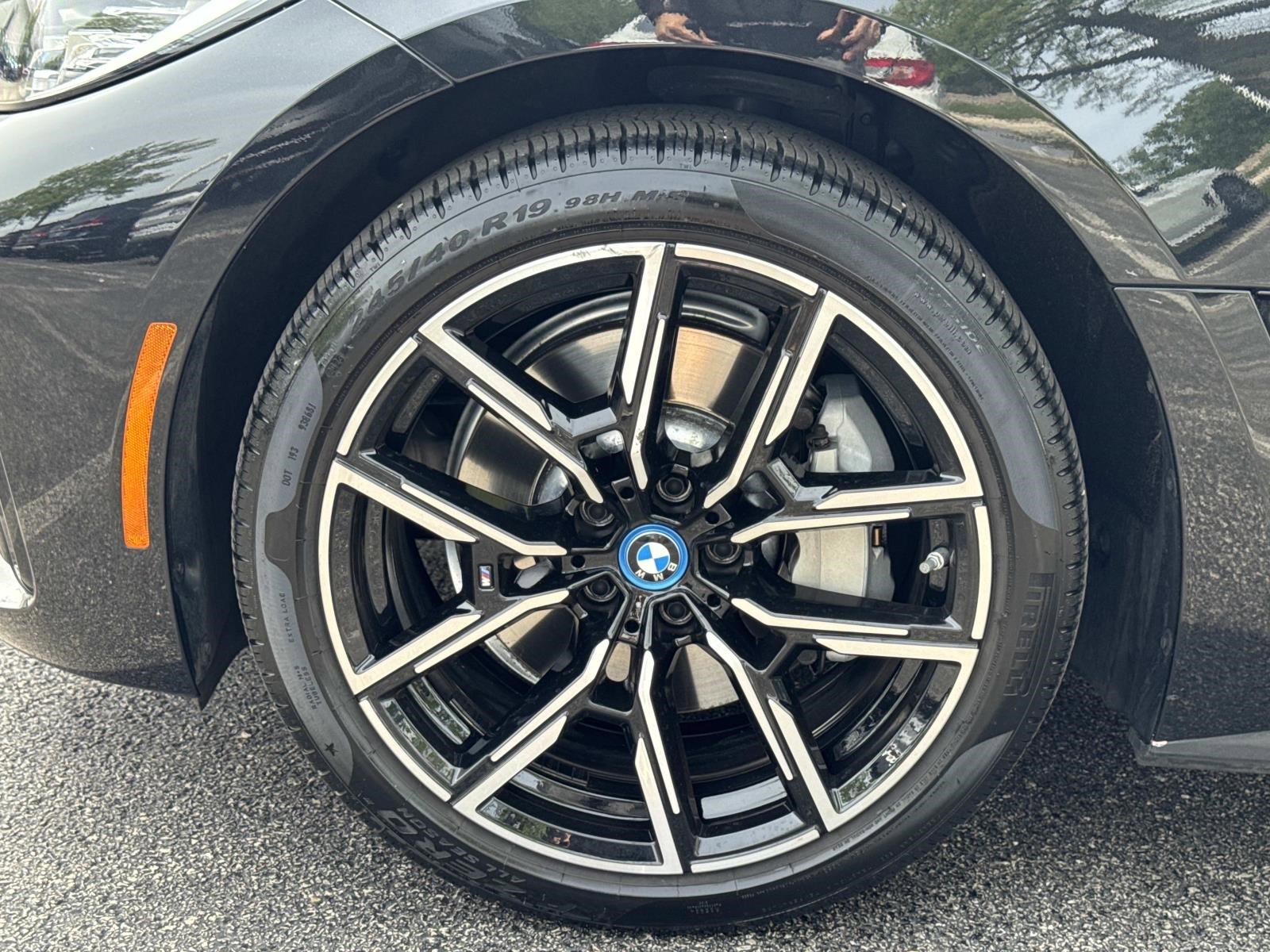 Certified 2023 BMW i4 eDrive40 w/ M Sport Package RWD image 9