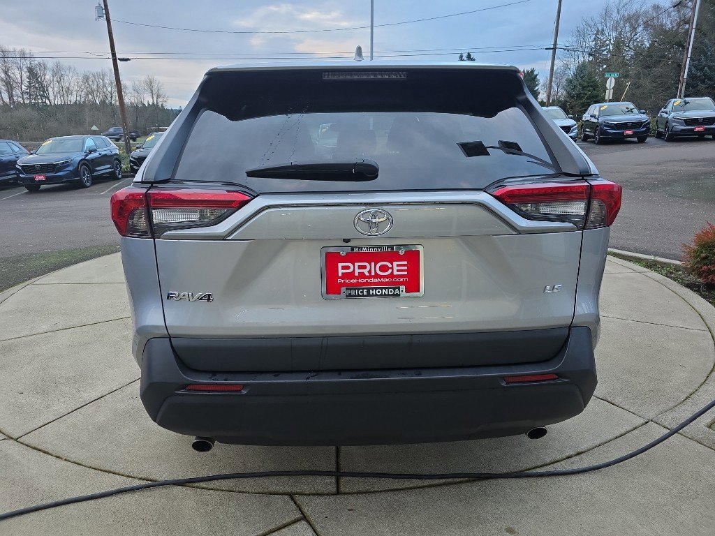 Used 2023 Toyota RAV4 LE image 5