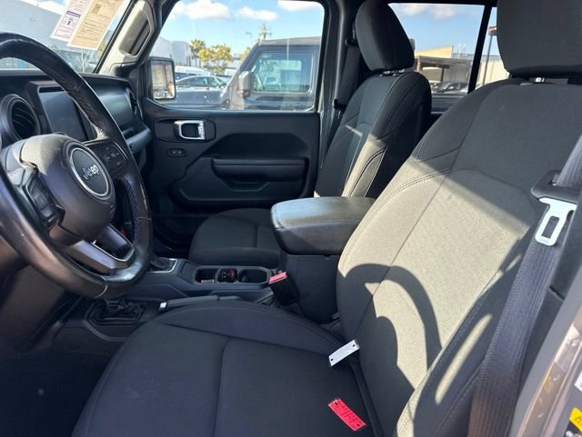Used 2022 Jeep Gladiator Sport AWD/4WD image 9
