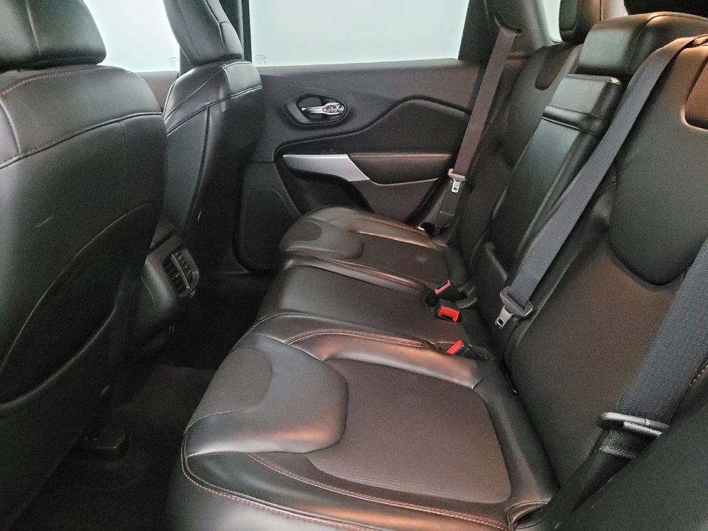 Used 2018 Jeep Cherokee Trailhawk w/ Comfort/Convenience Group image 18