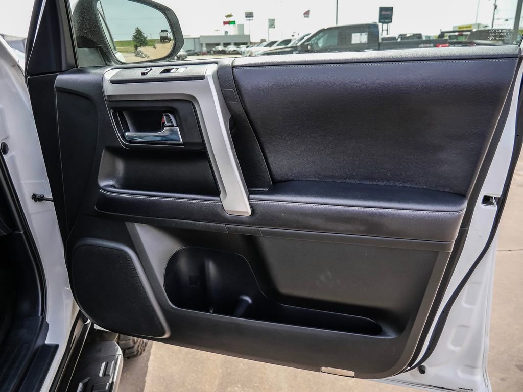 Used 2018 Toyota 4Runner SR5 image 19