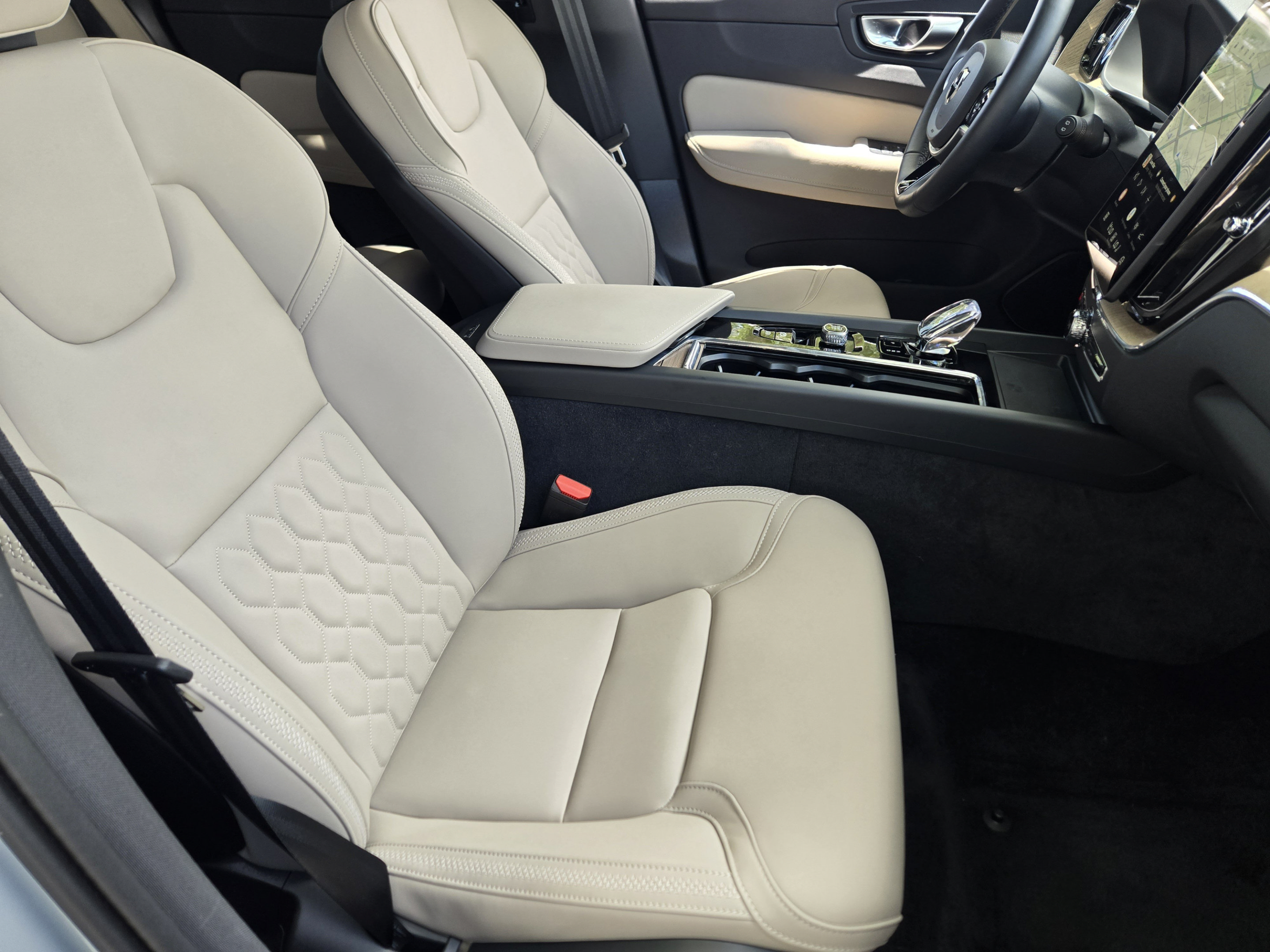 Certified 2026 Volvo XC60 B5 Plus w/ Protection Package Premier AWD/4WD image 12
