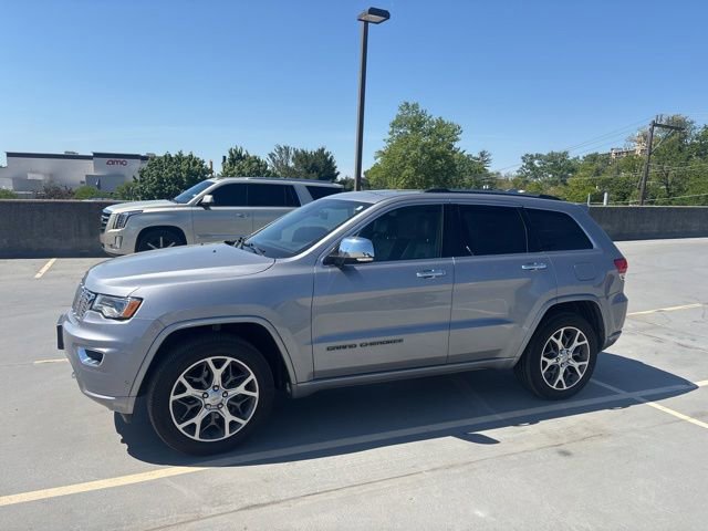 Used 2020 Jeep Grand Cherokee Overland AWD/4WD image 2