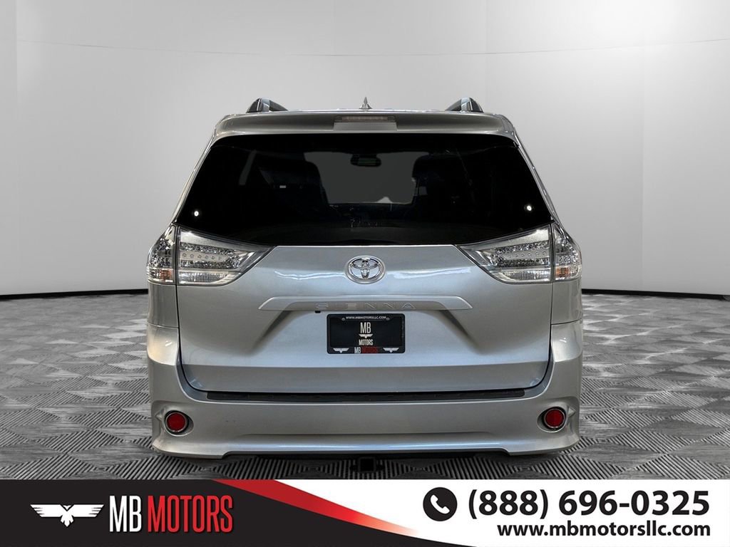 Used 2019 Toyota Sienna SE AWD/4WD image 4
