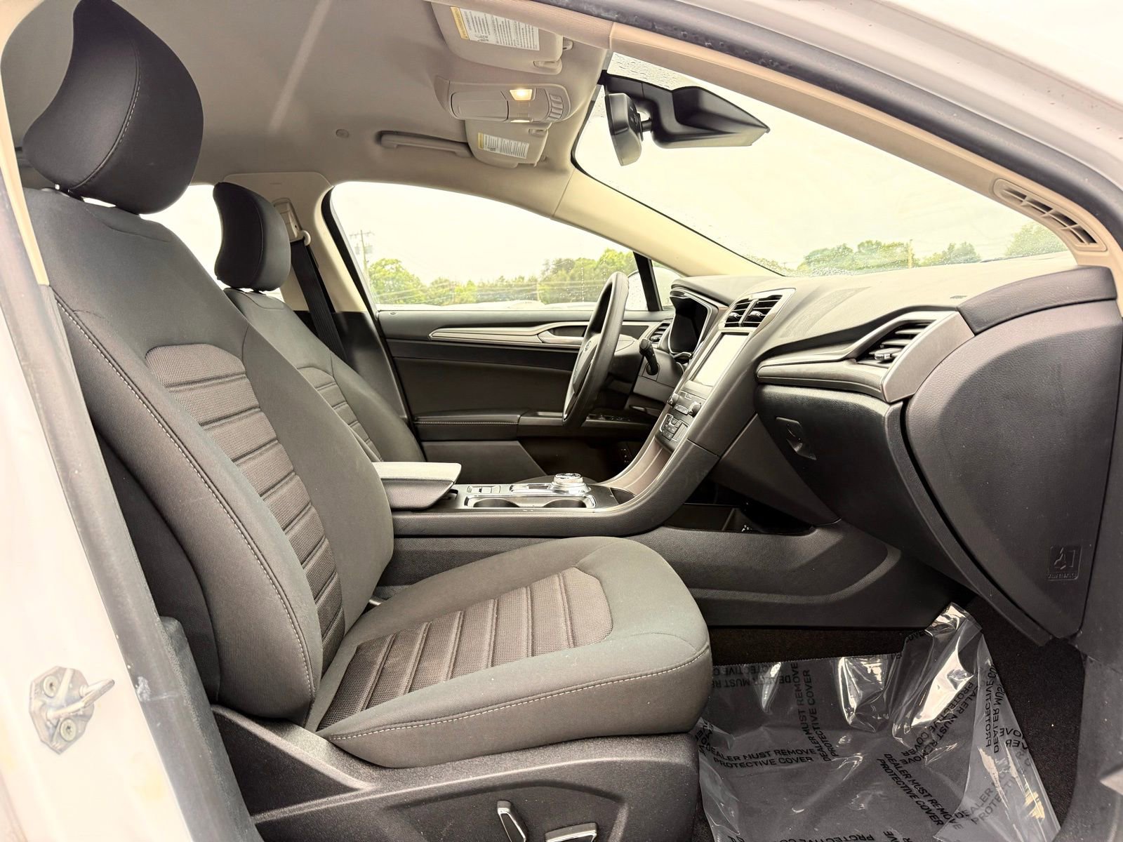 Used 2019 Ford Fusion SE FWD image 20