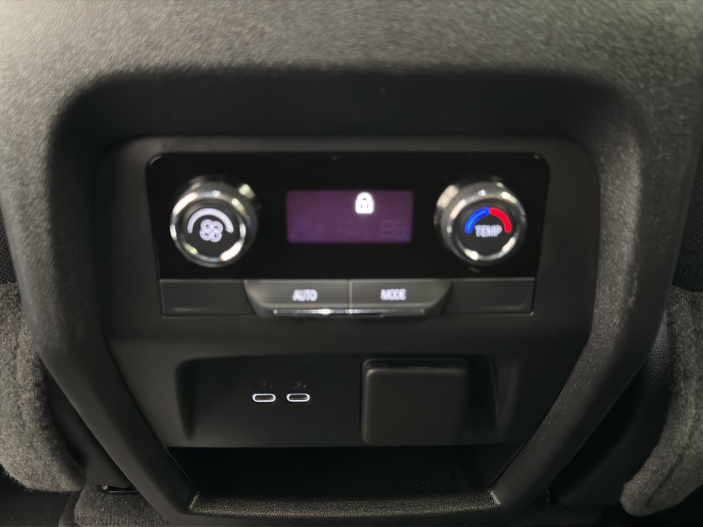 Used 2024 Chevrolet Traverse Z71 image 31