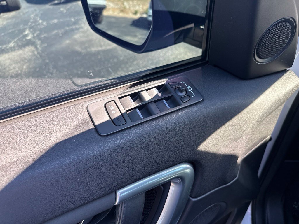Used 2019 Land Rover Discovery Sport HSE AWD/4WD image 14