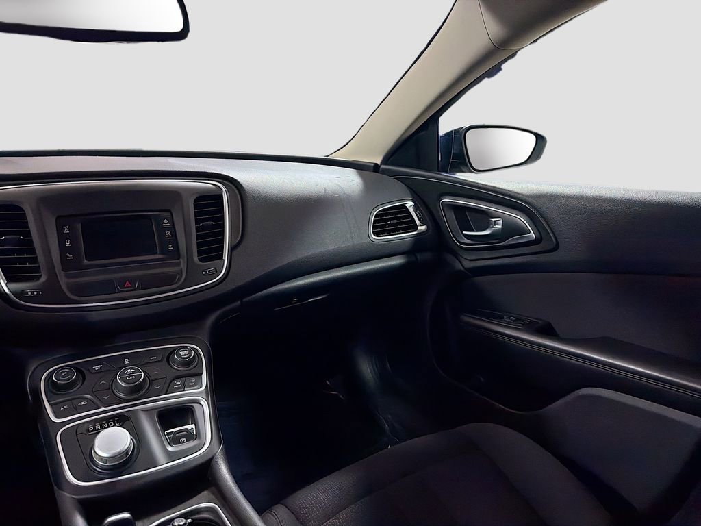 Used 2015 Chrysler 200 Limited w/ Convenience Group image 24