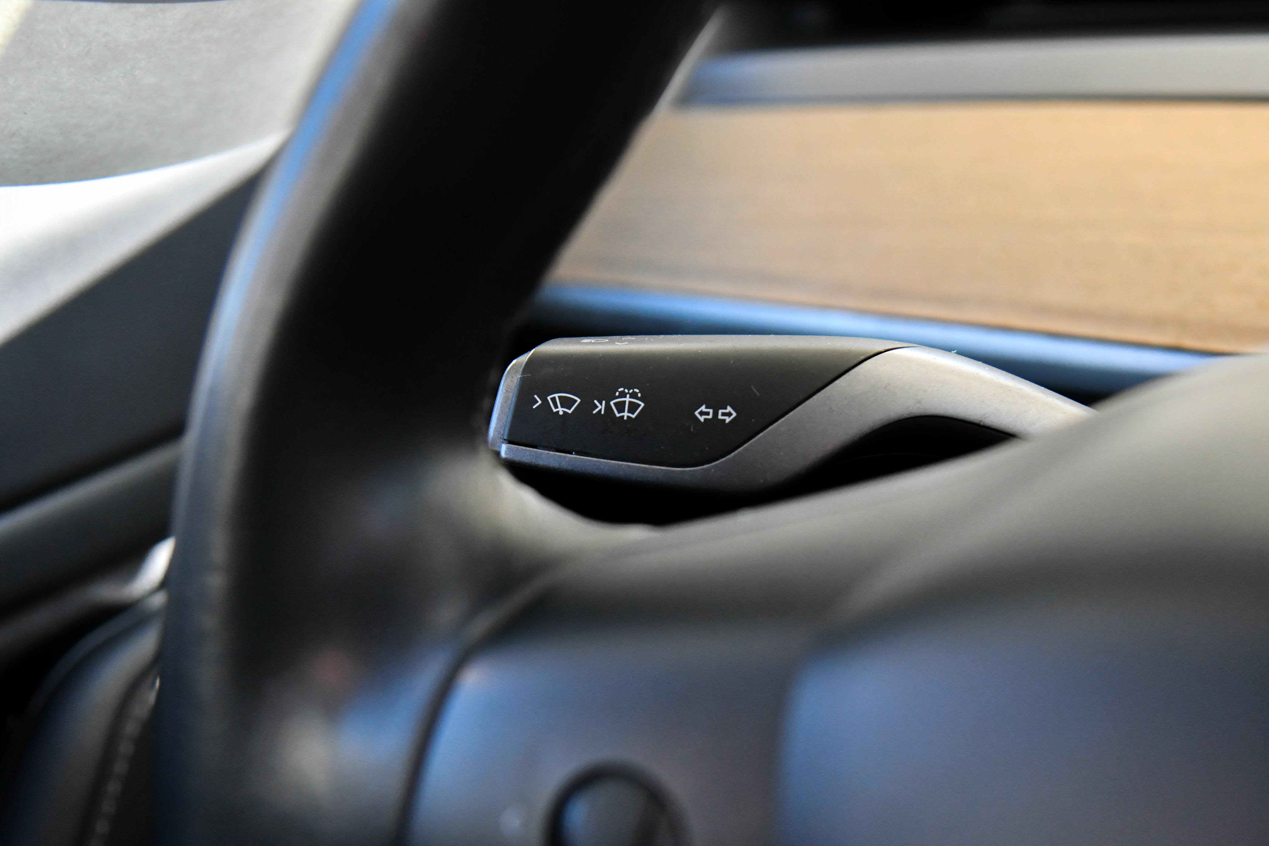Used 2018 Tesla Model 3 Long Range RWD image 29