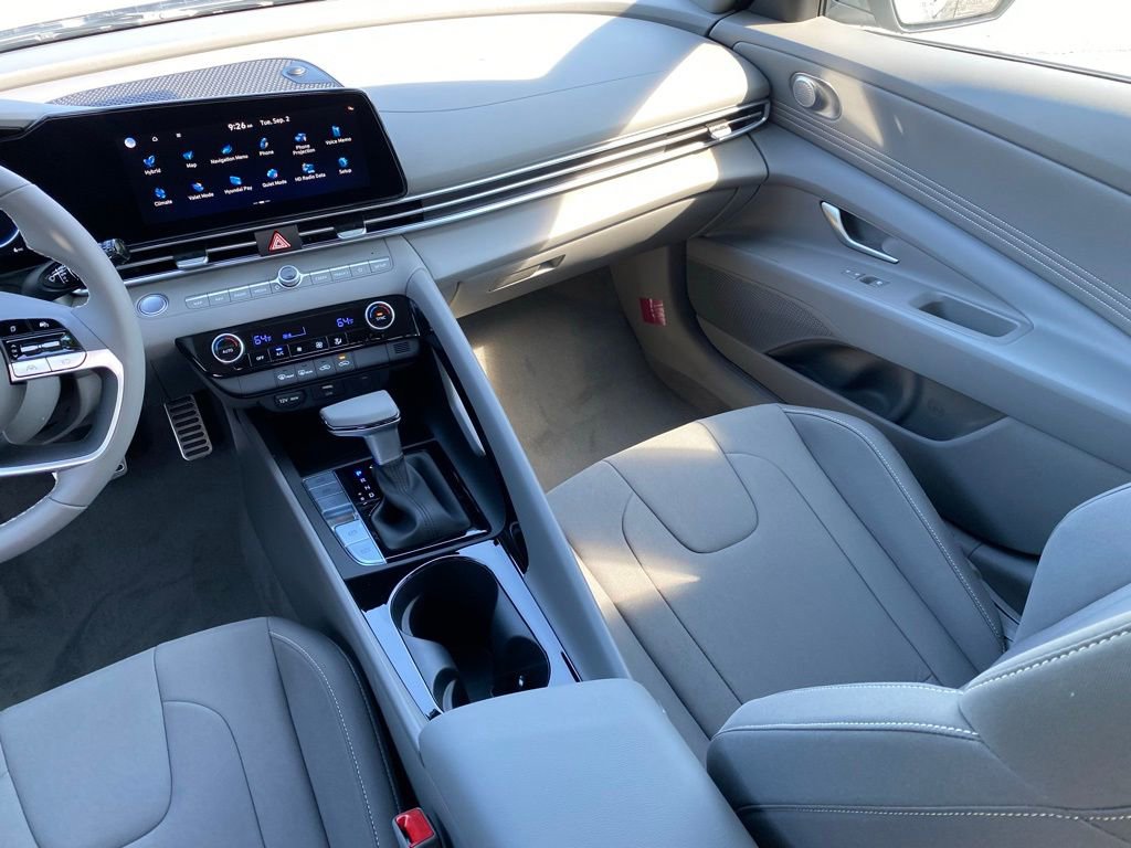 New 2025 Hyundai Elantra SEL FWD image 26