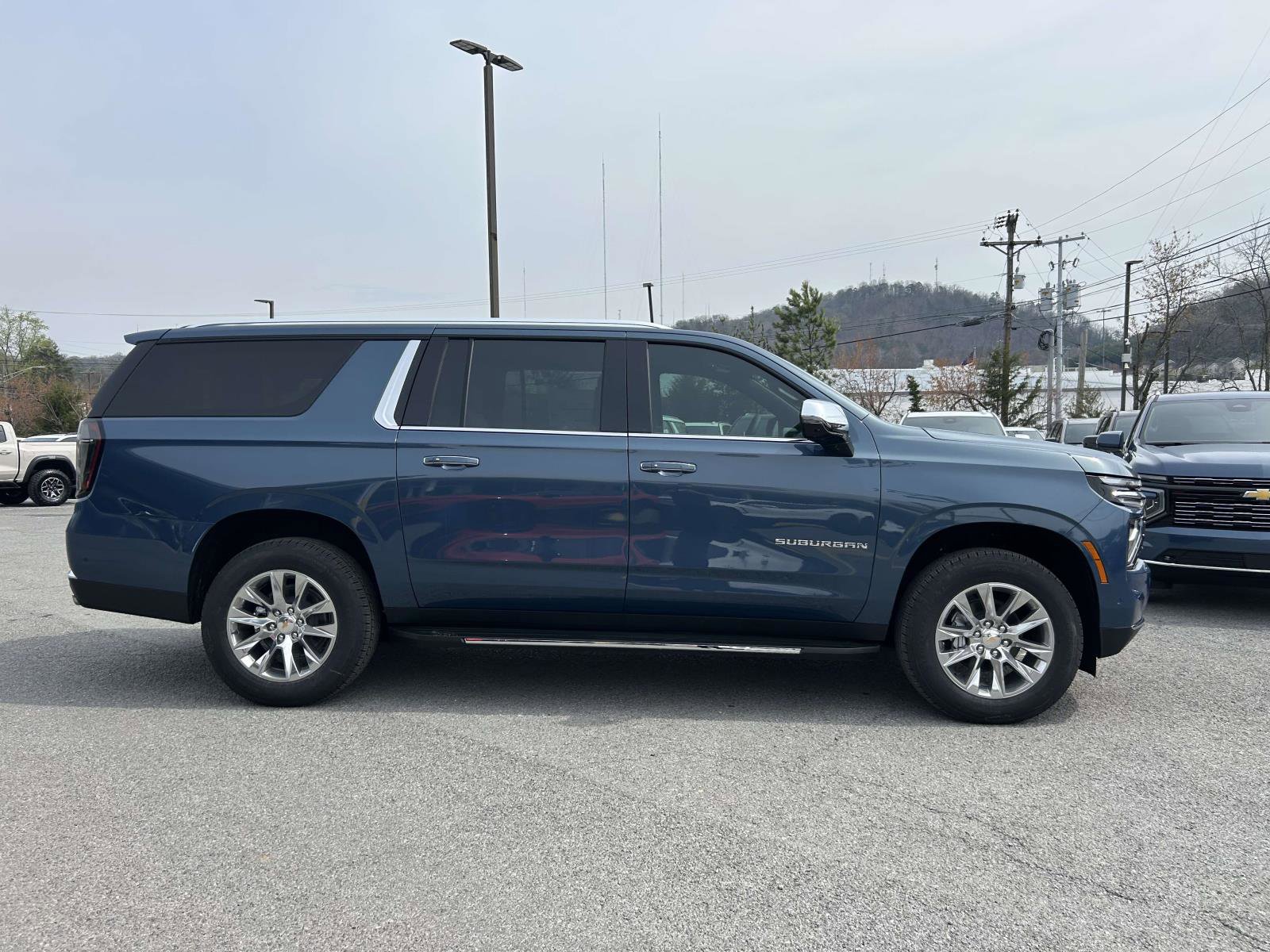 New 2026 Chevrolet Suburban Premier AWD/4WD image 2