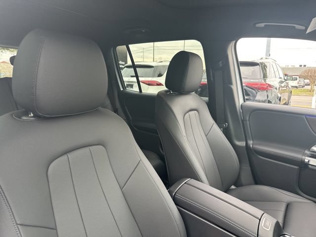Used 2026 Mercedes-Benz GLB 250 image 30