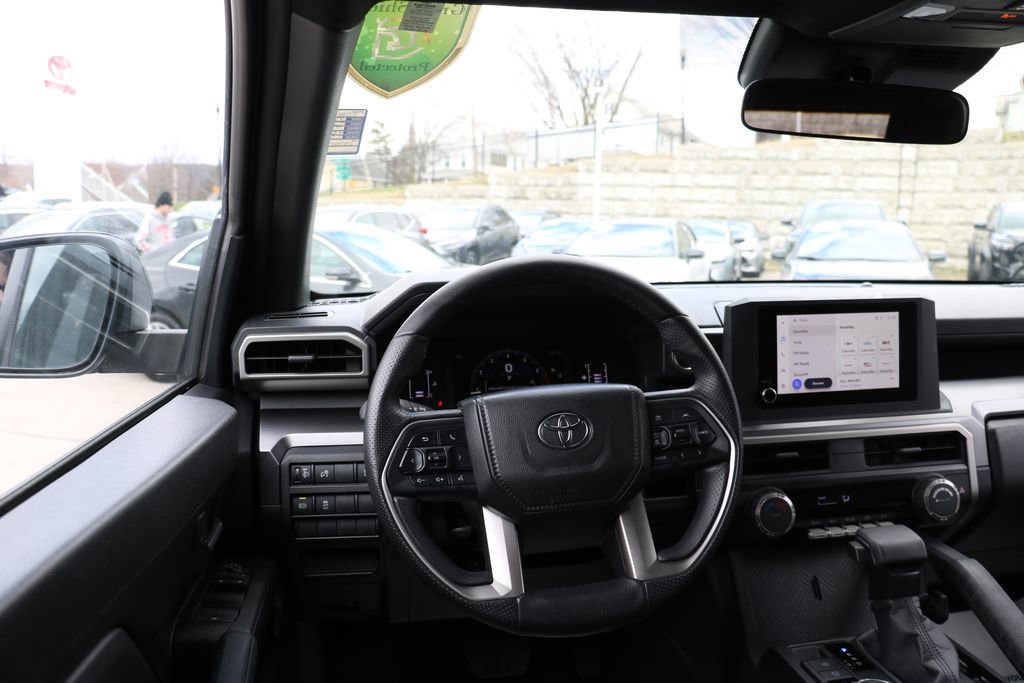 Used 2025 Toyota 4Runner SR5 AWD/4WD image 25