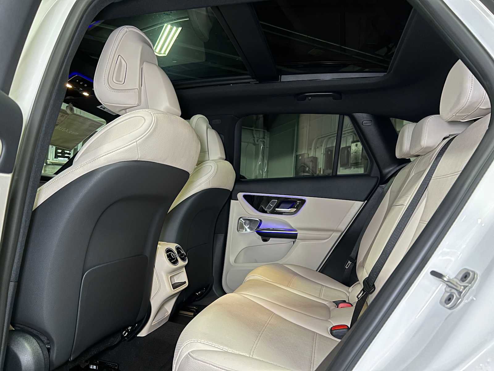 New 2025 Mercedes-Benz GLC 300 4MATIC image 17