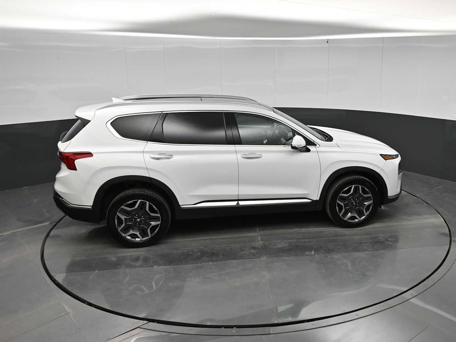 Used 2023 Hyundai Santa Fe Limited AWD/4WD image 23