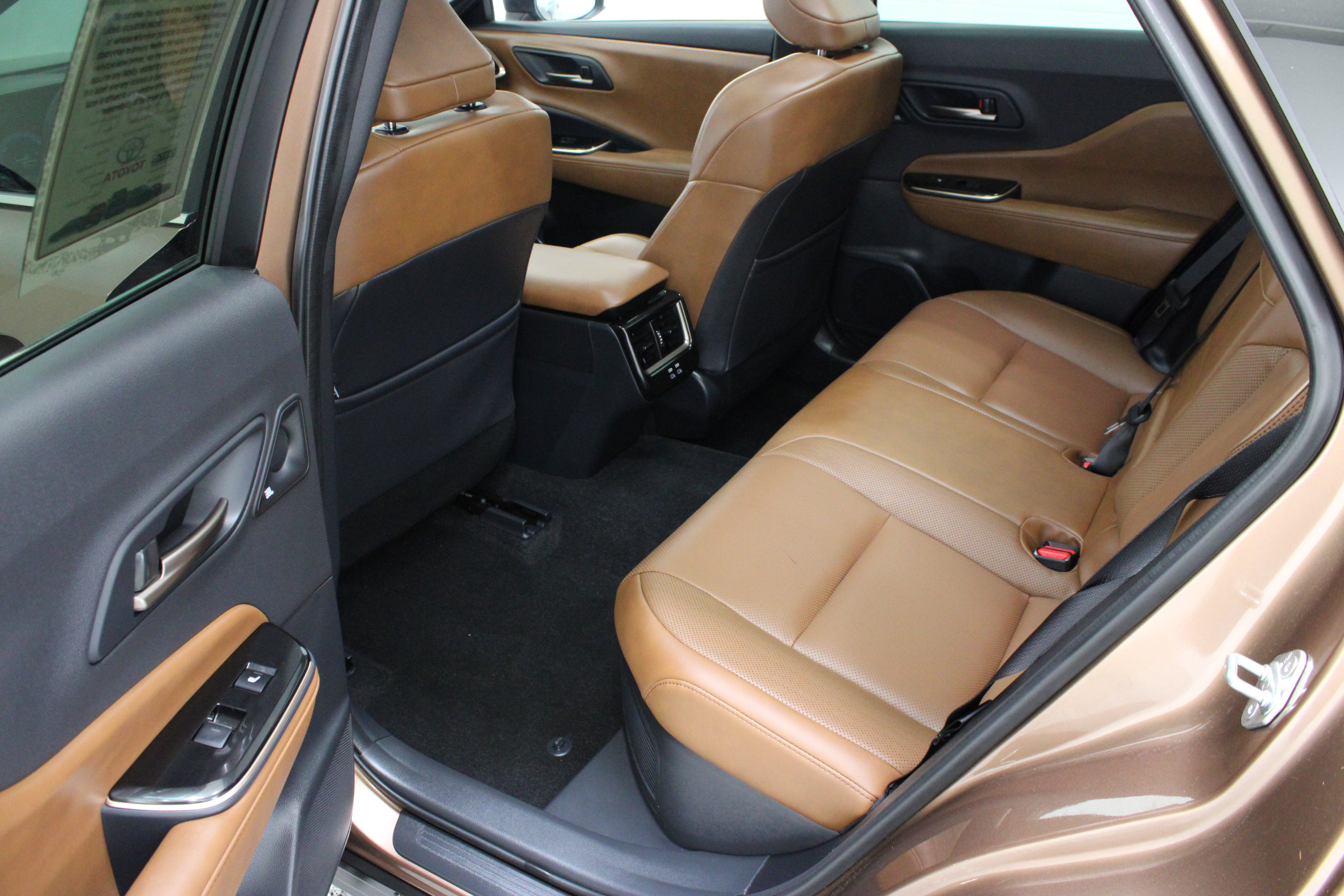 Certified 2025 Toyota Crown Signia w/ Advanced Technology Package AWD/4WD image 30