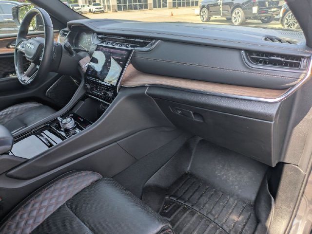 Used 2023 Jeep Grand Cherokee L Summit AWD/4WD image 29