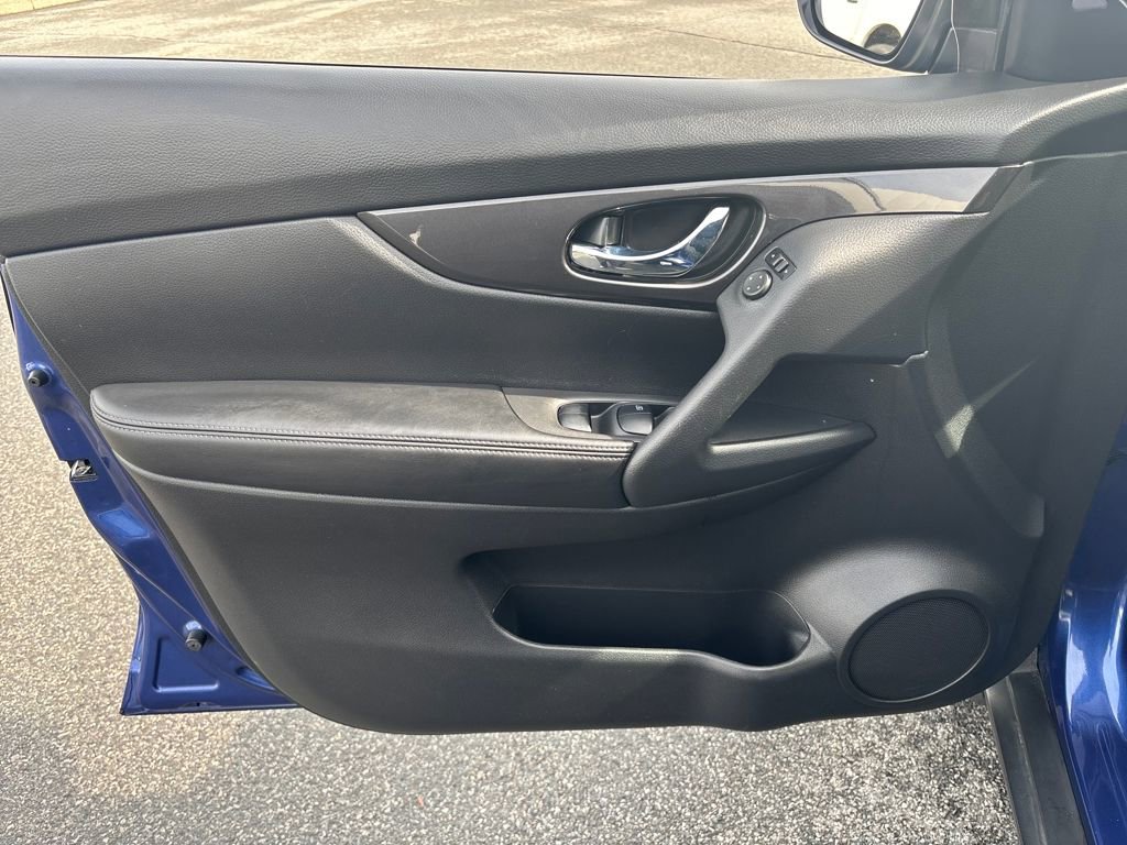 Used 2020 Nissan Rogue S w/ Special Edition Package image 10