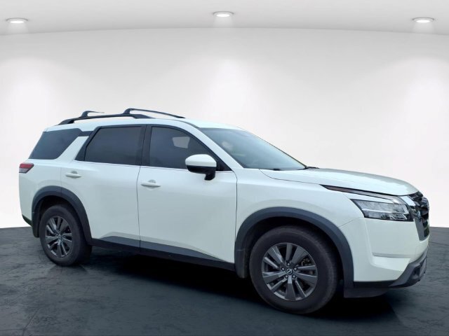 Used 2022 Nissan Pathfinder SV AWD/4WD image 12