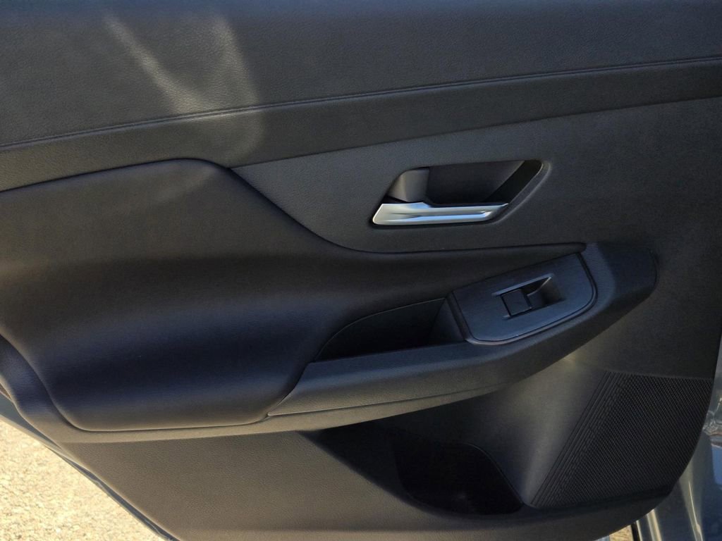 New 2026 Nissan Sentra SR w/ SR Premium Package FWD image 11
