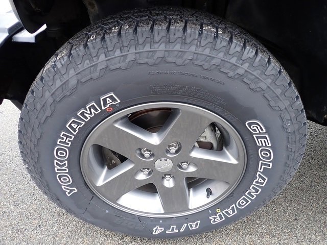 Used 2015 Jeep Wrangler Sport image 12