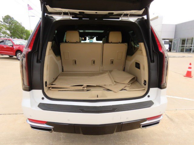 Used 2023 Cadillac Escalade ESV Premium Luxury image 12