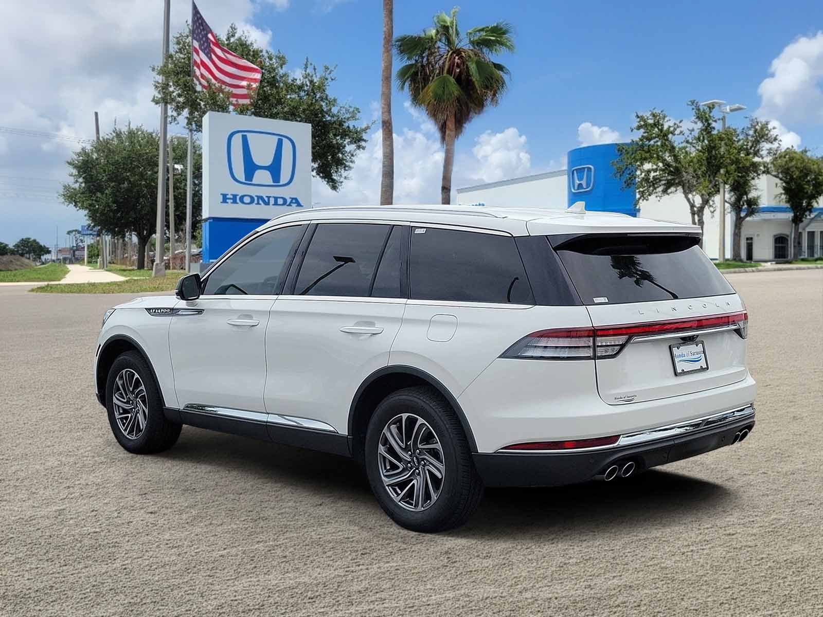 Used 2023 Lincoln Aviator AWD w/ Class IV Trailer Tow Package image 5