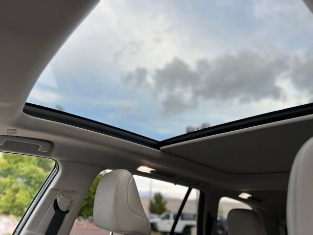 Used 2024 Toyota Grand Highlander AWD image 26