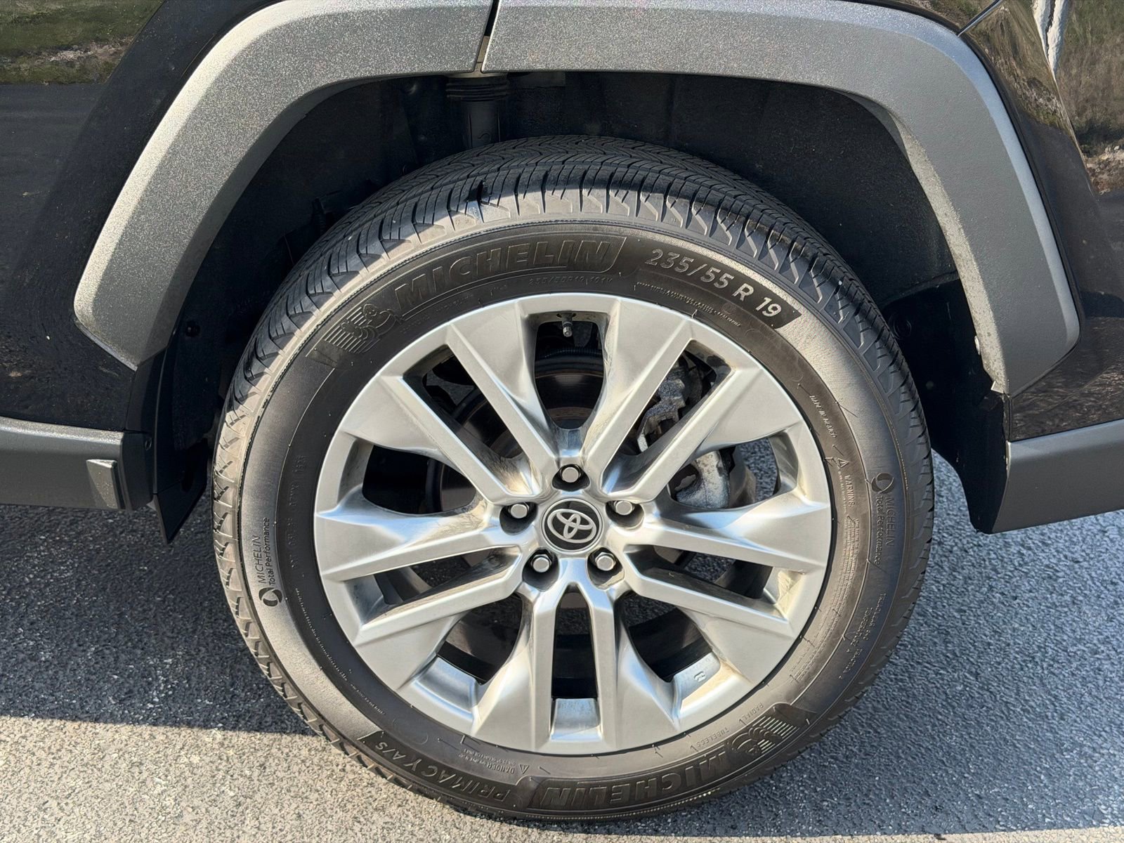 Used 2023 Toyota RAV4 XLE Premium image 35