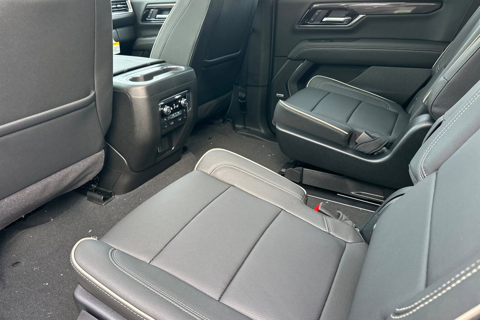 New 2026 GMC Yukon Elevation w/ Elevation Premium Package image 13