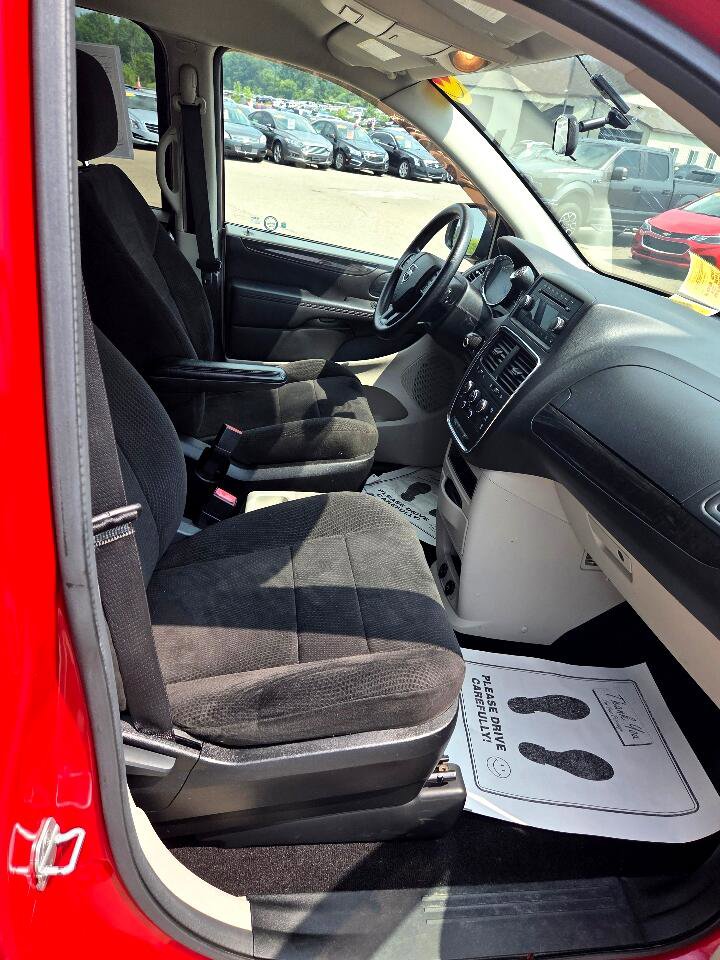 Used 2013 Dodge Grand Caravan SXT image 13