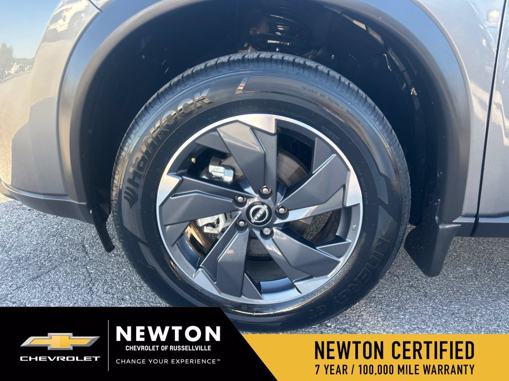 Used 2025 Nissan Rogue SV FWD image 45