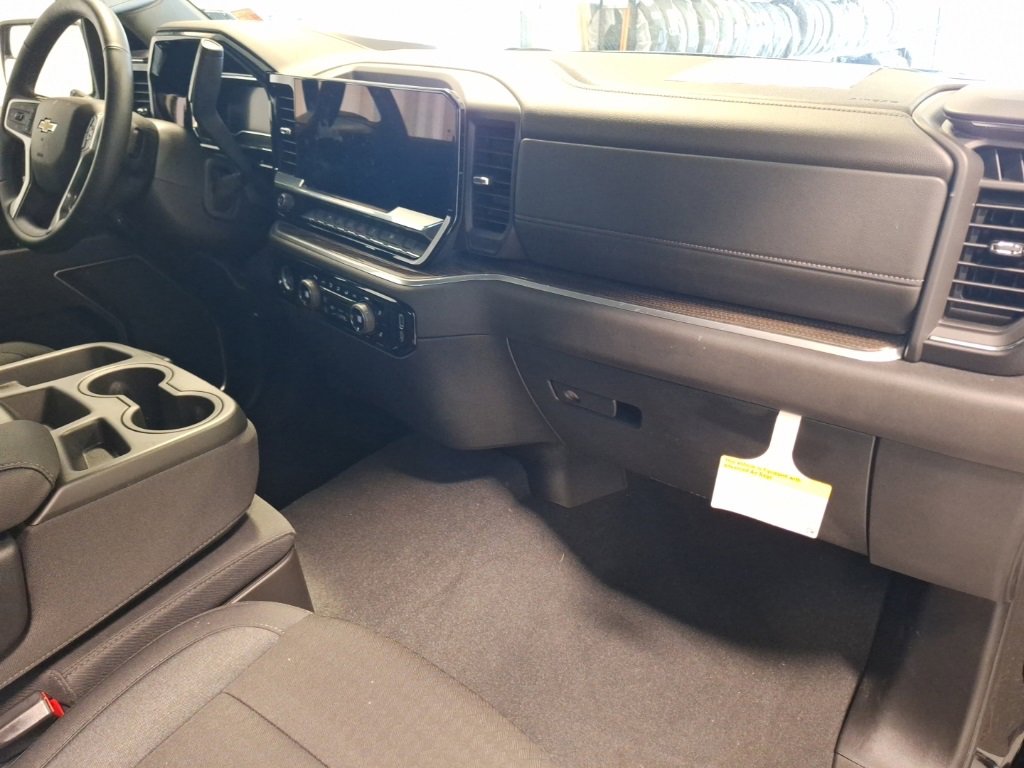 Used 2024 Chevrolet Silverado 1500 LT image 22